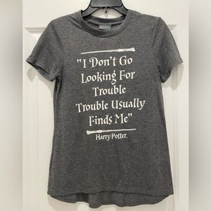 Adult small Harry Potter shirt